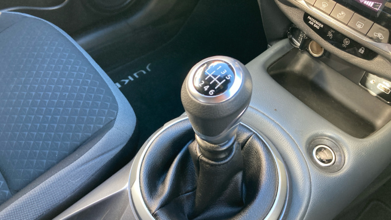 Nissan Juke 1.0 DiG-T 114 N-Connecta 5dr Petrol Hatchback